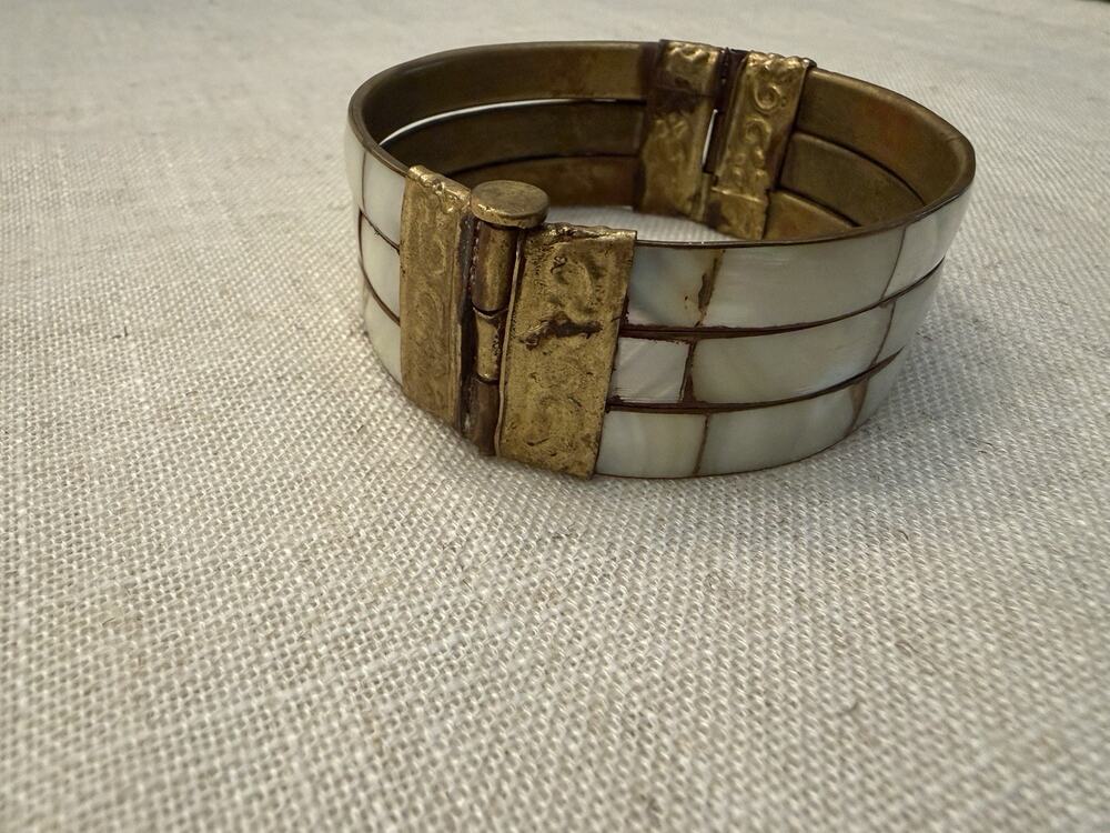 Vintage 1970s India Mother of Pearl Hinged Cuff Bracelet Boho MOP Boho Tribal